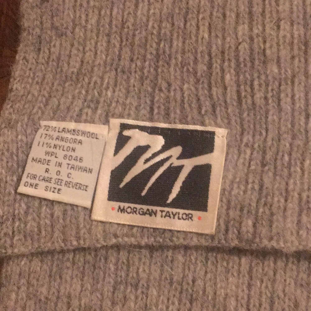 Scarfs - Picture 3 of 5